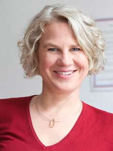 Das Bild zeigt die Dozentin Yvonne Behnke